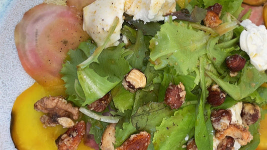 Beten Carpaccio mit karamellisierter Nussmischung - unverpackt & lose