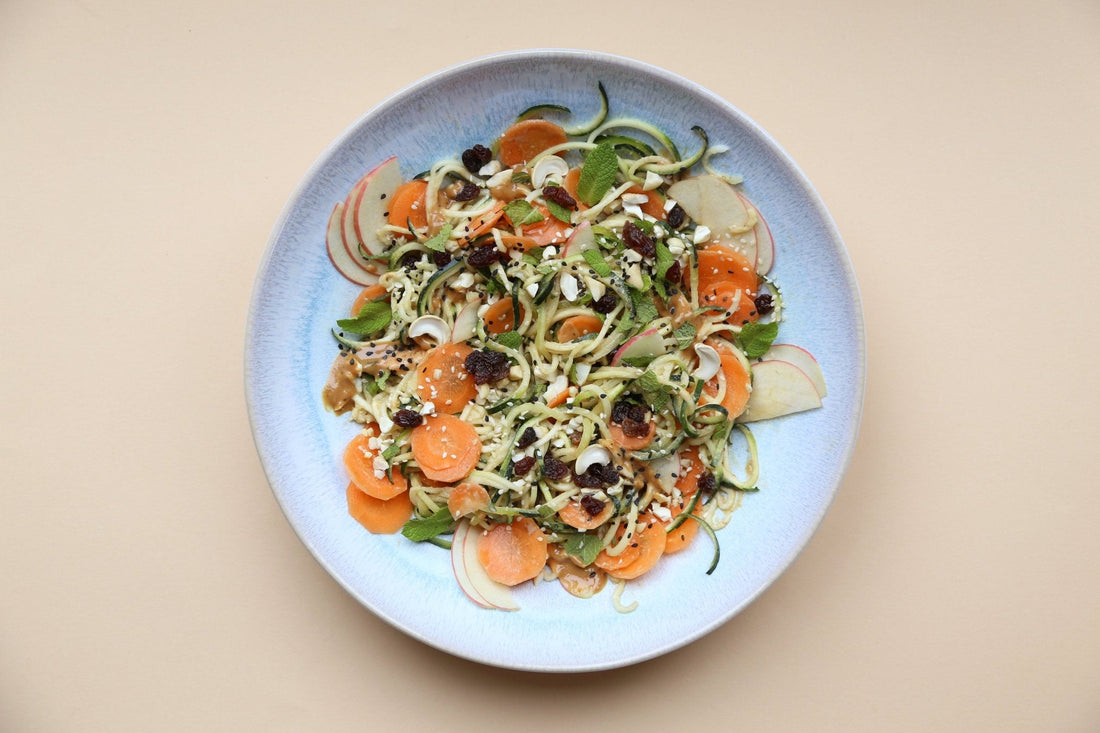 Zucchini-Minze-Apfel Salat - unverpackt & lose